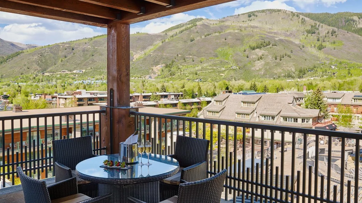 Balcony Dining