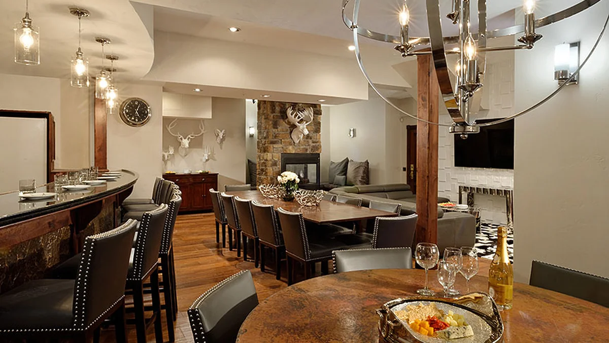 Kitchen Seating Area