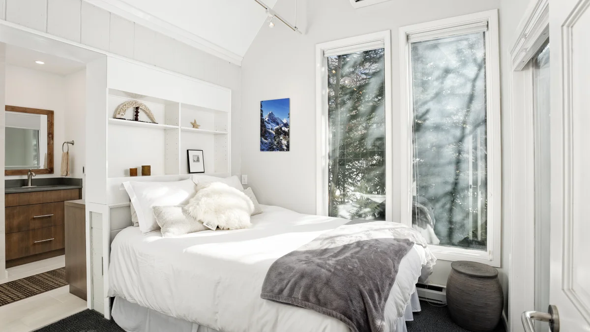 570 Spruce