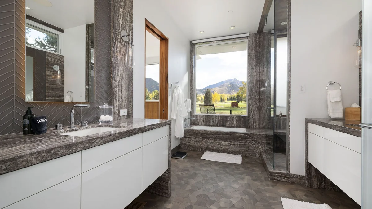Primary Bedroom Bath