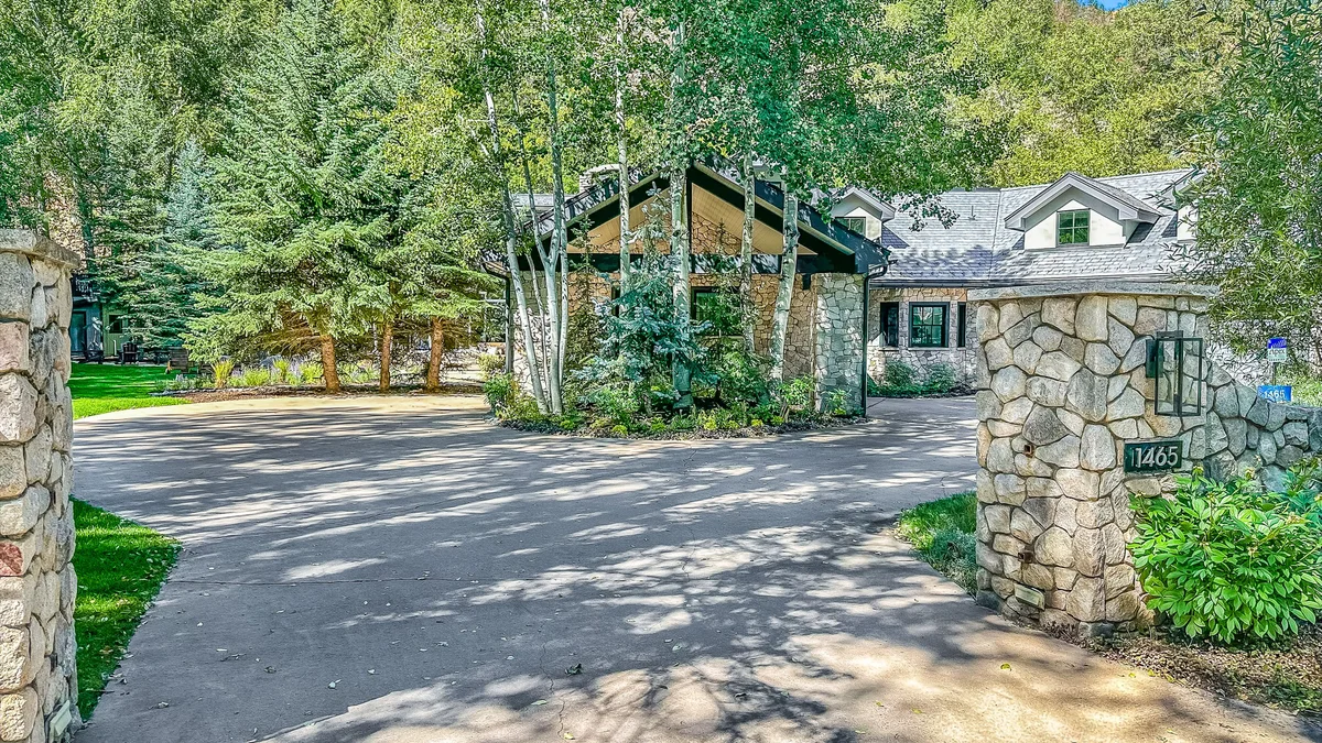1465 Red Butte