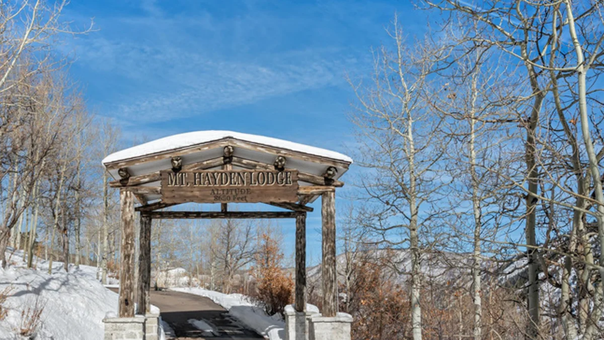 MT. Hayden Lodge