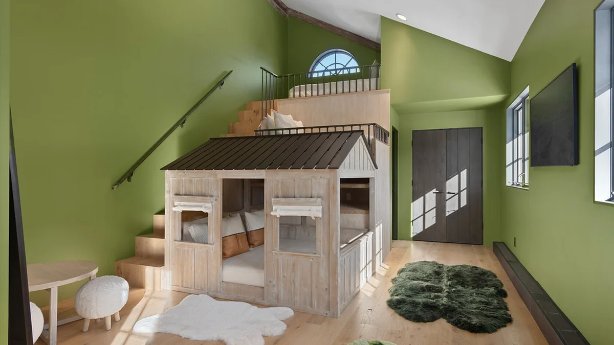 MT. Hayden Lodge