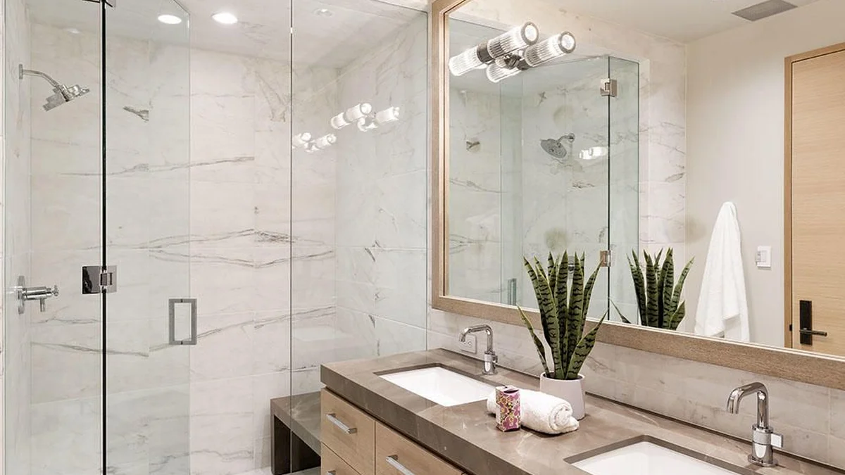 Guest Master Bath