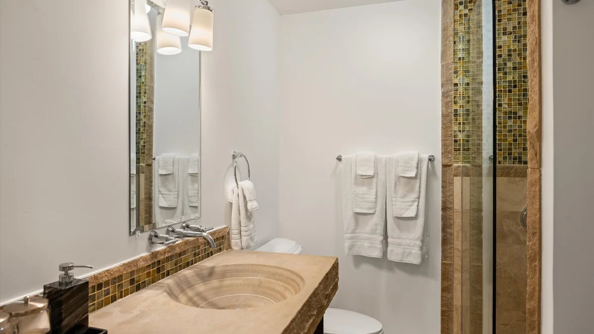 Full Bathroom
