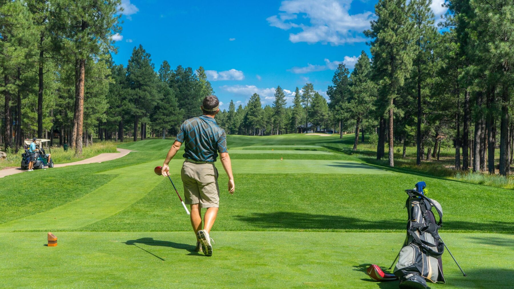 Golf course with mountain views near Aspen