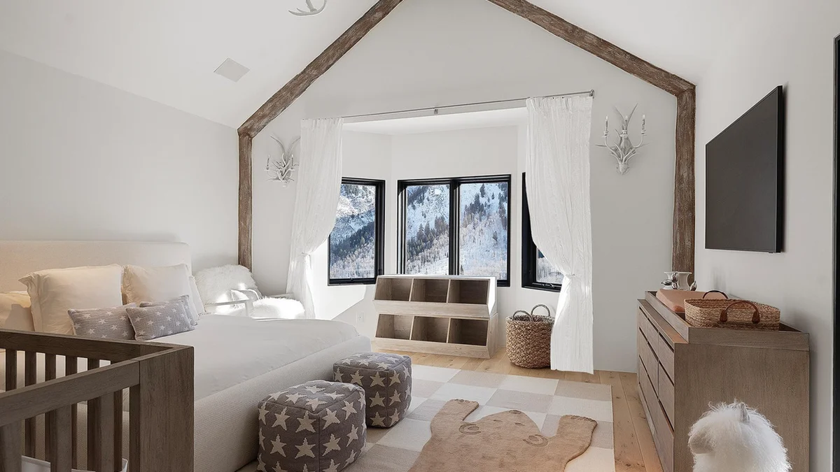 MT. Hayden Lodge