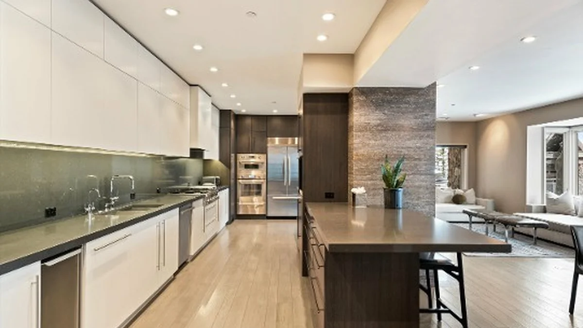730 S Galena