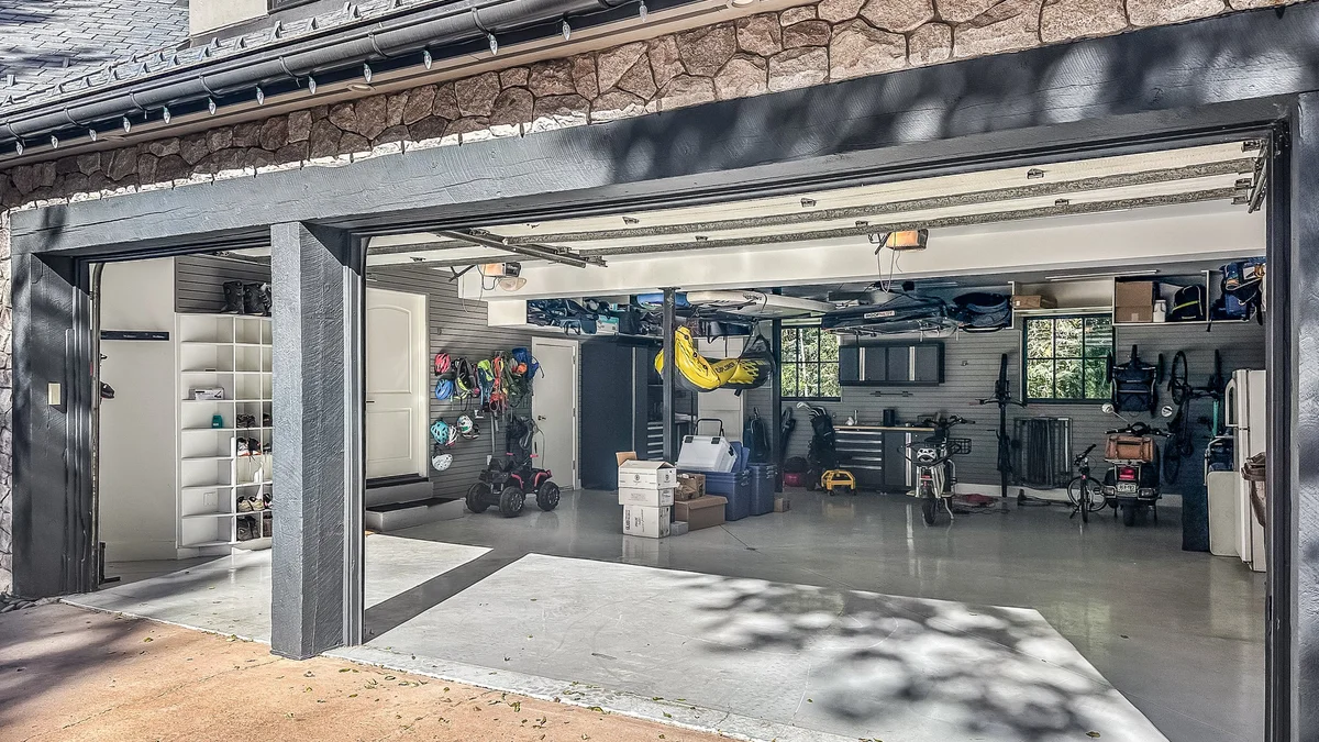 1465 Red Butte