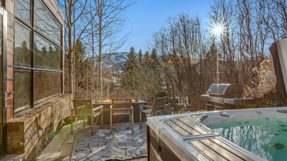 Bear Paw Lodge