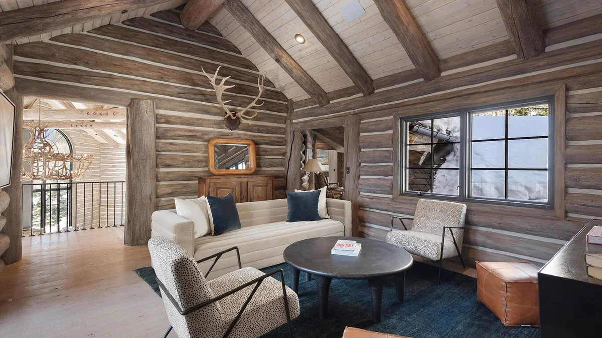 MT. Hayden Lodge