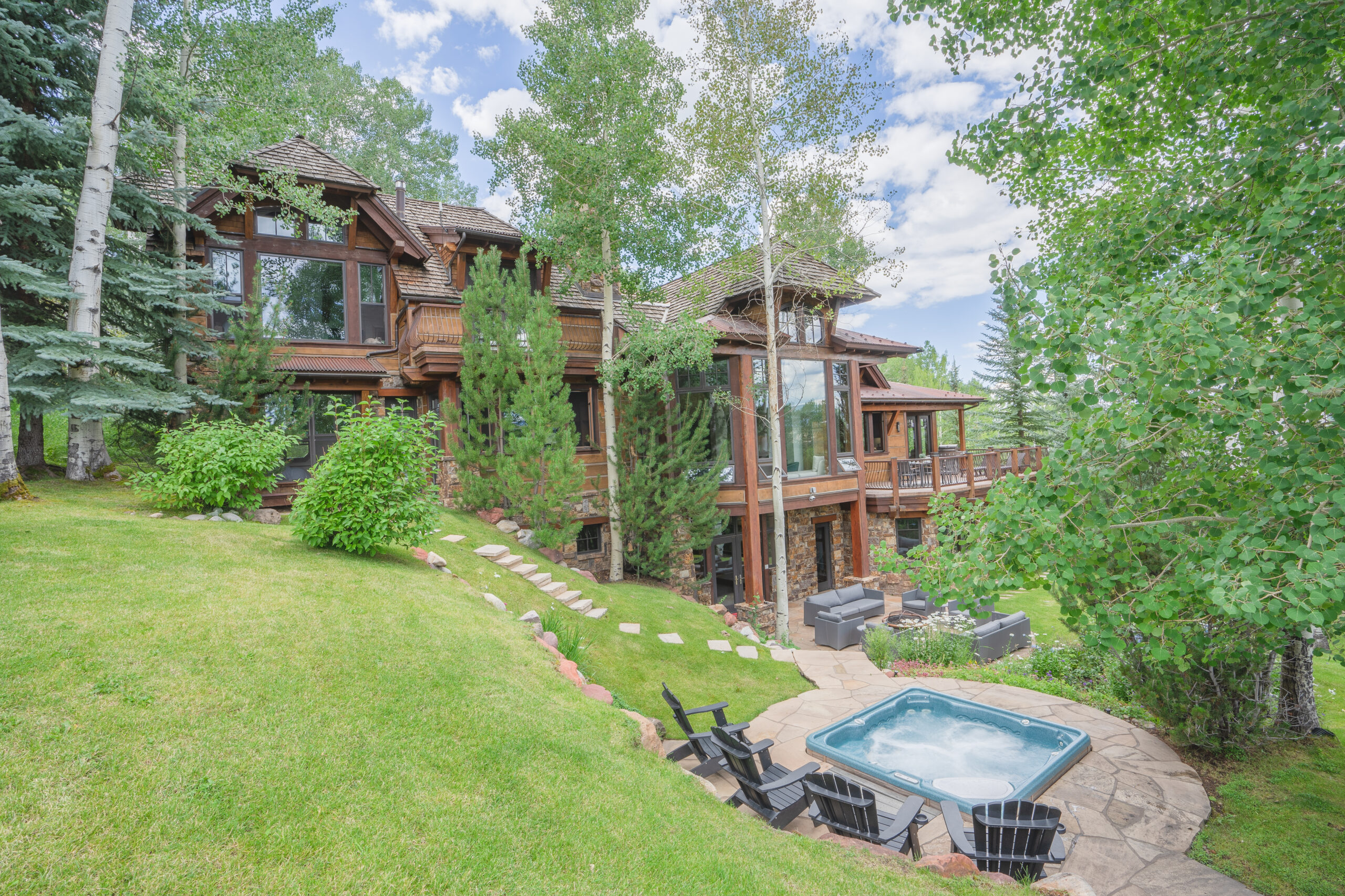 Your perfect stay is waiting. Browse Aspen’s most stunning short-term rentals.